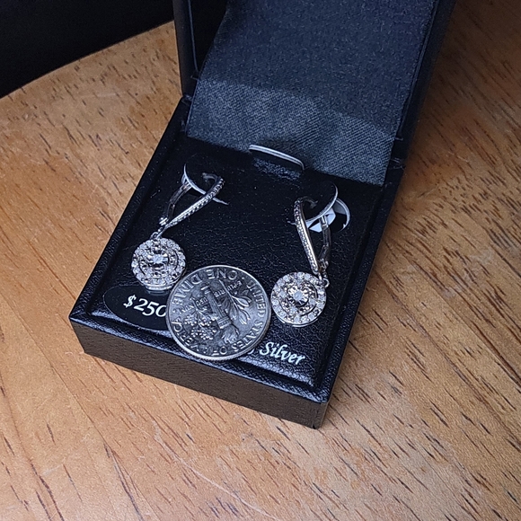 NEW Earrings MACYS 1/4 CT. TW Sterling Silver - Picture 4 of 7